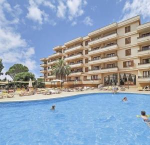 Bazén v ubytovaní BJ Playamar Hotel & Apartamentos alebo v jeho blízkosti