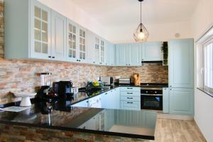 Dapur atau dapur kecil di Lagoa Central by Homing