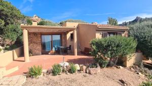 Το κτήριο όπου στεγάζεται  η παραθεριστική κατοικία