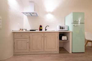 Gallery image of White Orchid Cave House & Studio in Pirgos