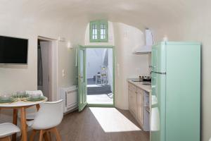 Gallery image of White Orchid Cave House & Studio in Pirgos