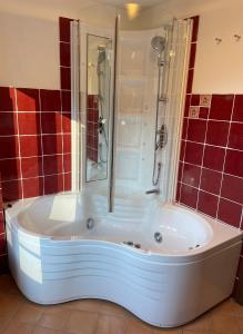 A bathroom at Suite - La Casa del Maestro