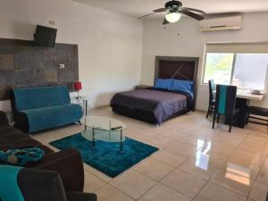Khu vực ghế ngồi tại La Roma Zona Tec - San Pedro Zona Valle Ote.