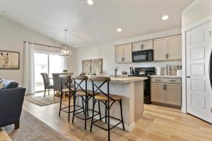 New Model like home in Meridian with 3 bedrooms