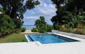 Bazén v ubytování Lyla Beach Villa nebo v jeho okolí