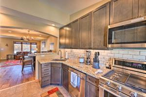 Gallery image of 7984 Pet-Friendly Townhome with Grill! in Salida +20 photos