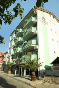 Budova, kde se hotel nachází