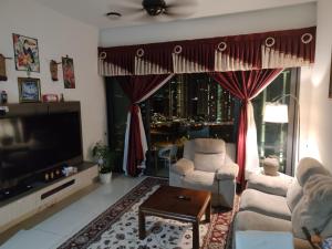 Gallery image of Kumkum Homestay 3 bedroom suite in Nusajaya