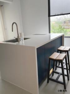 Köök või kööginurk majutusasutuses 小島拾光 宜蘭田間包棟民宿Taiwan Yilan Private Villa Paddy view with tranquil & chill vibes