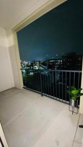 WALK TO NRG-CITY VIEW BALCONY- FREE PARKING-2bdrm near NRG-Med Center-Galleria-Downtown