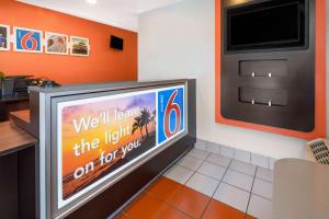 Motel 6-Santa Barbara, CA - State Street