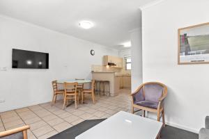 TV a/nebo společenská místnost v ubytování Taft Apartments