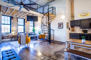 Foto dalla galleria di Sterchi Lofts Getaway - Downtown Knoxville a Knoxville