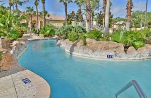 Swimmingpoolen hos eller tæt på Relaxing resort, spacious pool near Disney