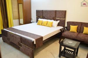 Gallery image of Furnished 2BHK Independent Apartment 8 in Greater Kailash - 1 with 2 Balconies in New Delhi