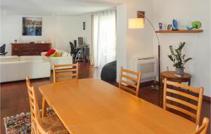 Χώρος καθιστικού στο Lovely Home In Sussargues