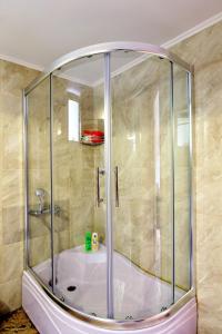A bathroom at Stellina's new studio 5min from beach Még 22 kép