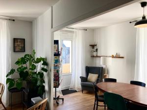Χώρος καθιστικού στο Maison Chiche 4 chambres indépendantes salon cuisine commune +24 φωτογραφίες