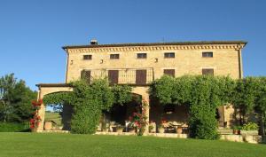 A garden outside Villa Giulia - Homelike Villas