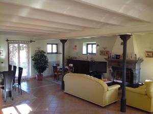 A seating area at Villa Giulia - Homelike Villas