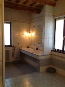 A bathroom at Villa Giulia - Homelike Villas