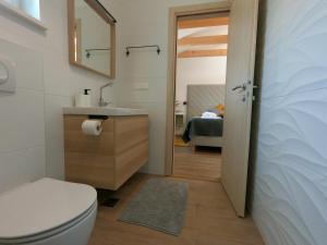 Koupelna v ubytování Gavan Room