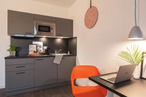 Kuchyň nebo kuchyňský kout v ubytování Candlewood Suites Berlin Charlottenburg by IHG