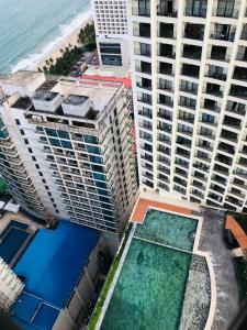 Hồ bơi trong/gần Gold Coast Luxury Apartment Nha Trang