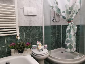 Kúpeľňa v ubytovaní Bnbook Trilo Mind Rho Trilocale con 2 camere e 2 bagni