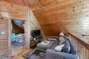 Televisyen dan/atau pusat hiburan di Beaver Run Cabin