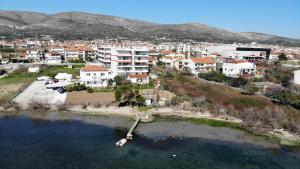 Fotografia z galérie ubytovania Luxury 90 m2 apt w balcony & spectacular sea view v Trogiri