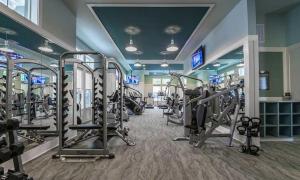 Luxury Living, Centrally Located, Resort Style Stay