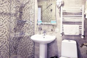 Koupelna v ubytování Hotel Gremi Tbilisi + 21 fotografií