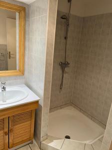 Koupelna v ubytování Superbe appartement luxueux, influence Haussmannienne et très spacieux