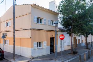 The building in which the holiday home is located