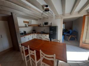 Holiday home in Saulxures sur Moselotteにあるキッチンまたは簡易キッチン