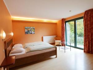 Gallery image of Cosy apartment with terrace and pool in the garden in Waimes