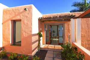 The building in which the holiday home is located