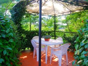 Zahrada ubytování Holiday Home in Fucecchio with Pool
