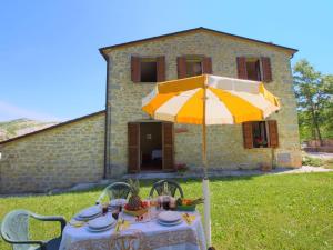 The building in which the holiday home is located