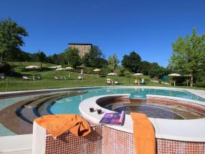 The swimming pool at or close to Apartment in Marche with Pool Access