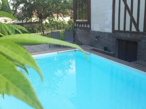 Πισίνα στο ή κοντά στο Chambre d'Hôtes des P'tits Bonheurs +23 φωτογραφίες
