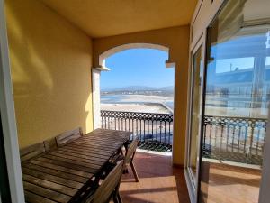 Afbeelding uit fotogalerij van Dúplex en 1ª línea de playa in Foz +23 foto's