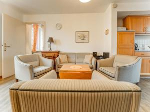 Posezení v ubytování Apartment in Schleiden with Sauna and Nature