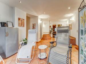 Posezení v ubytování Apartment in Schleiden with Sauna and Nature