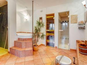Koupelna v ubytování Apartment in Schleiden with Sauna and Nature