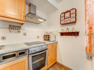 Kuchyň nebo kuchyňský kout v ubytování Apartment in Schleiden with Sauna and Nature