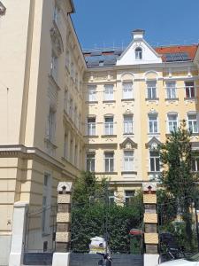 Budova, v ktorej sa apartmán nachádza