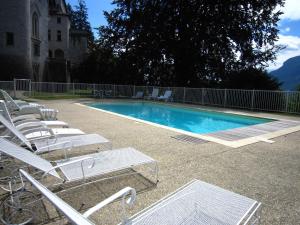 Piscina de la sau aproape de Relaxing villa in Caillan with private pool