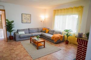 Fotografia z galérie ubytovania Villa con PISTA DE PADEL privada, piscina y Barbacoa, con más de 1800m2 de terreno, Villa Can Ramón v destinácii Papiolet